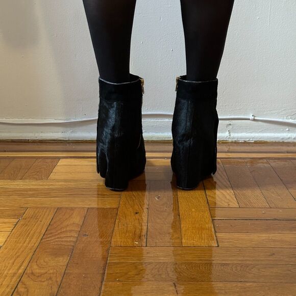 London Trash Siri Cuffed Ankle Boot Wedge Flap Black Fur - Picture 6 of 6